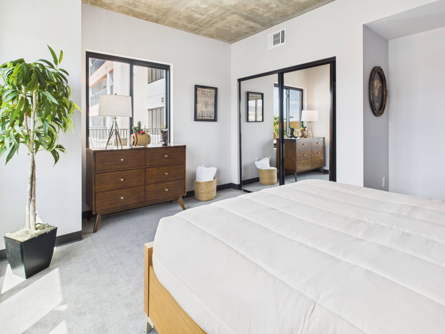 cam05396g0 pr0019 still014