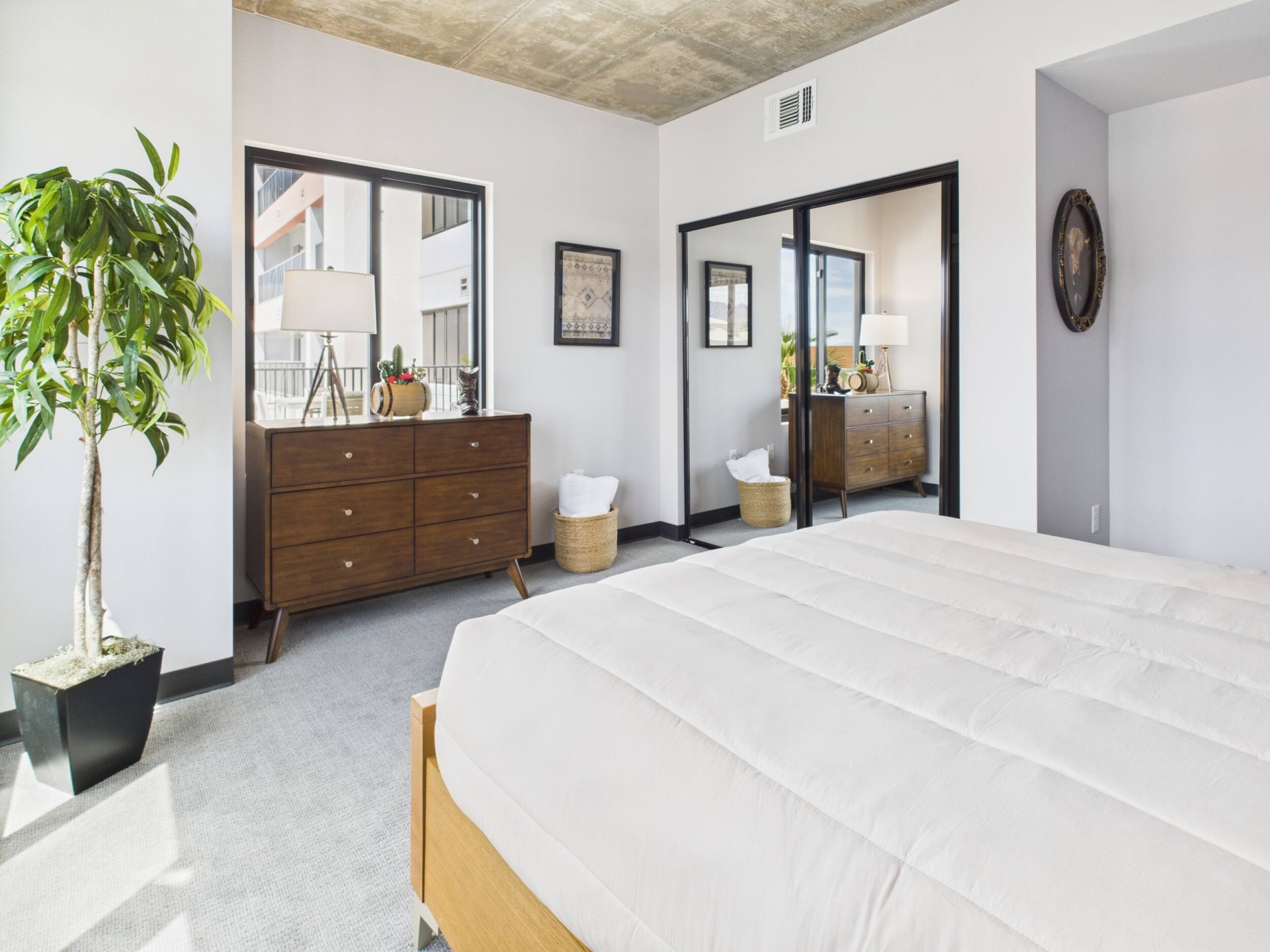 cam05396g0 pr0019 still014