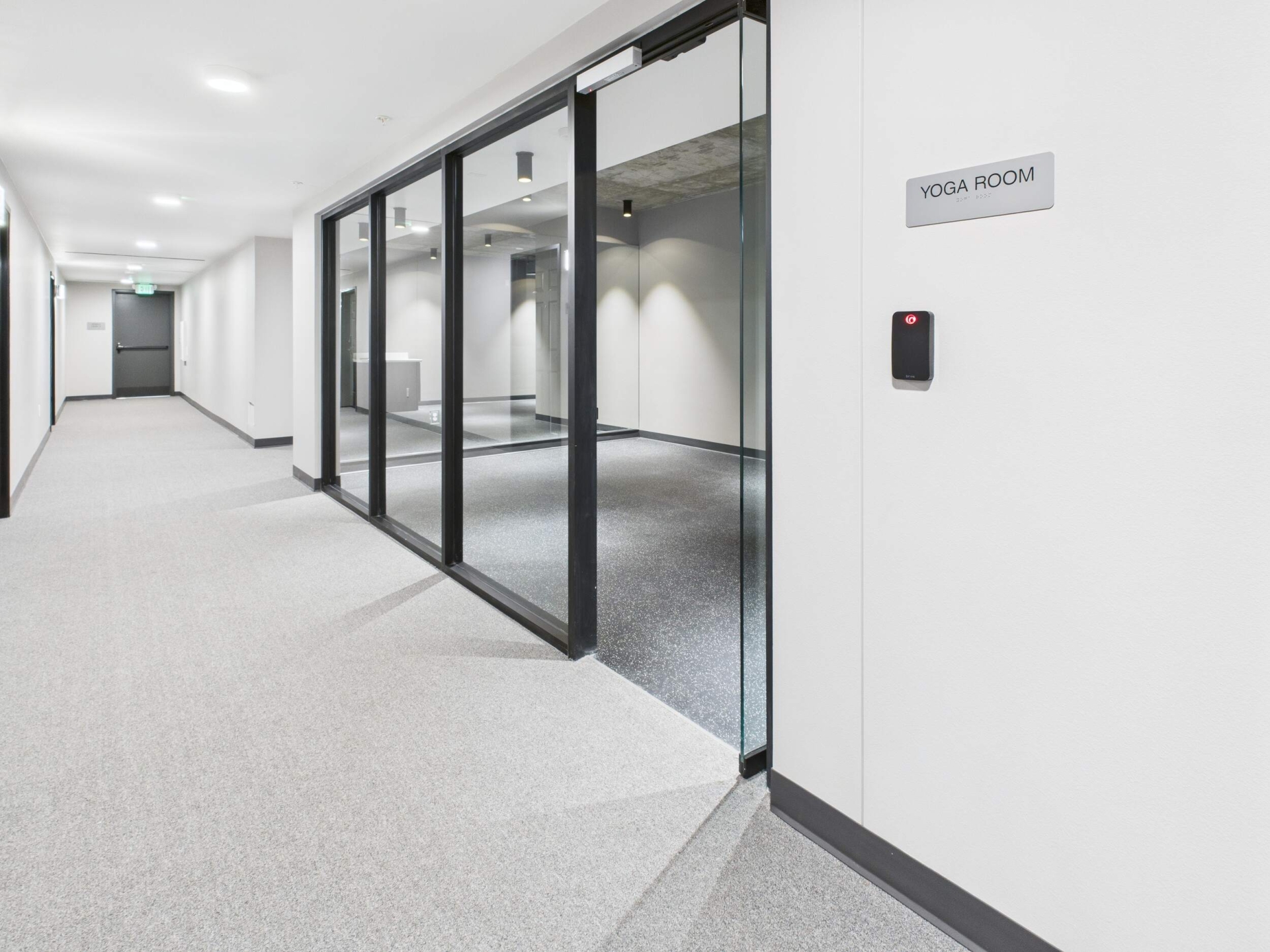 cam05396g0 pr0022 still009