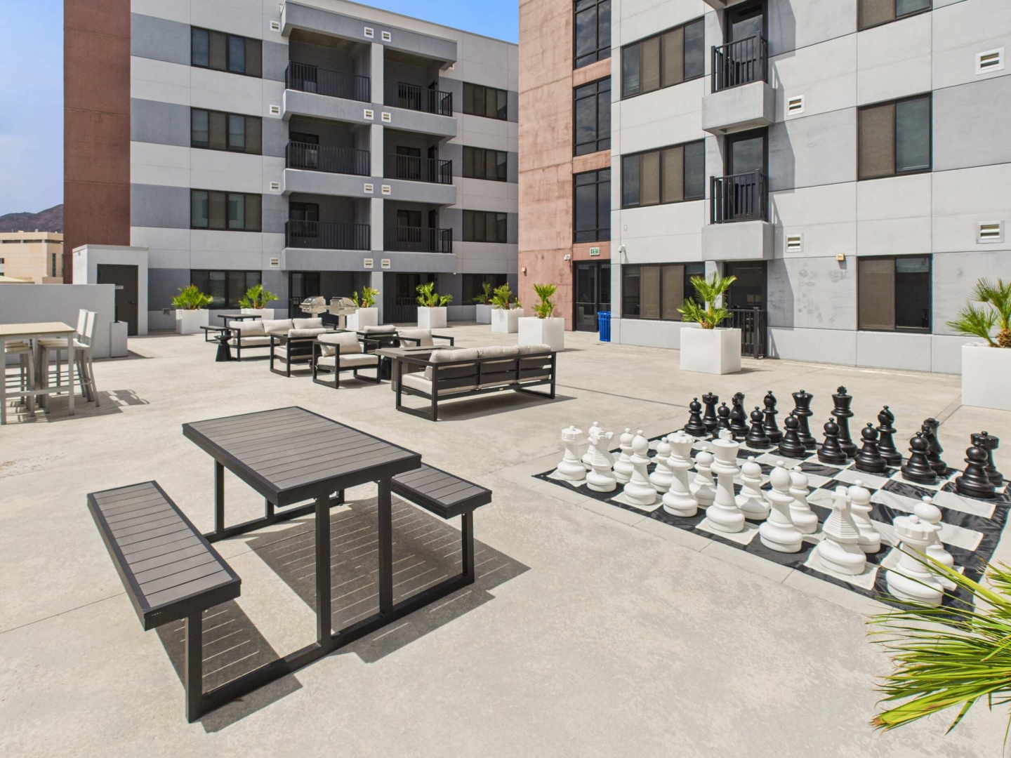 cam05396g0 pr0028 still001